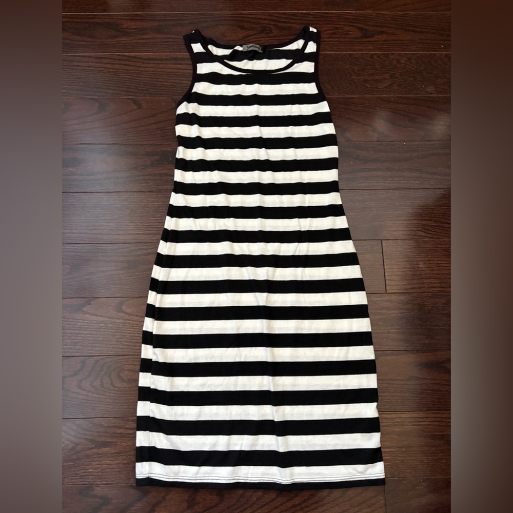 Black and White Sleeveless Midi Dress - Size S